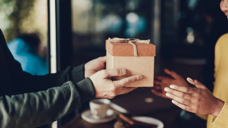 mon-qua-8/3-y-nghia-tang-phu-nu-yeu-cong-nghe-1